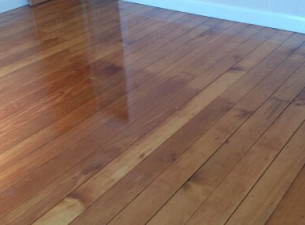 JK0-Old-Pine-floor-after-sanding,-staining-&-coating-(4)-min
